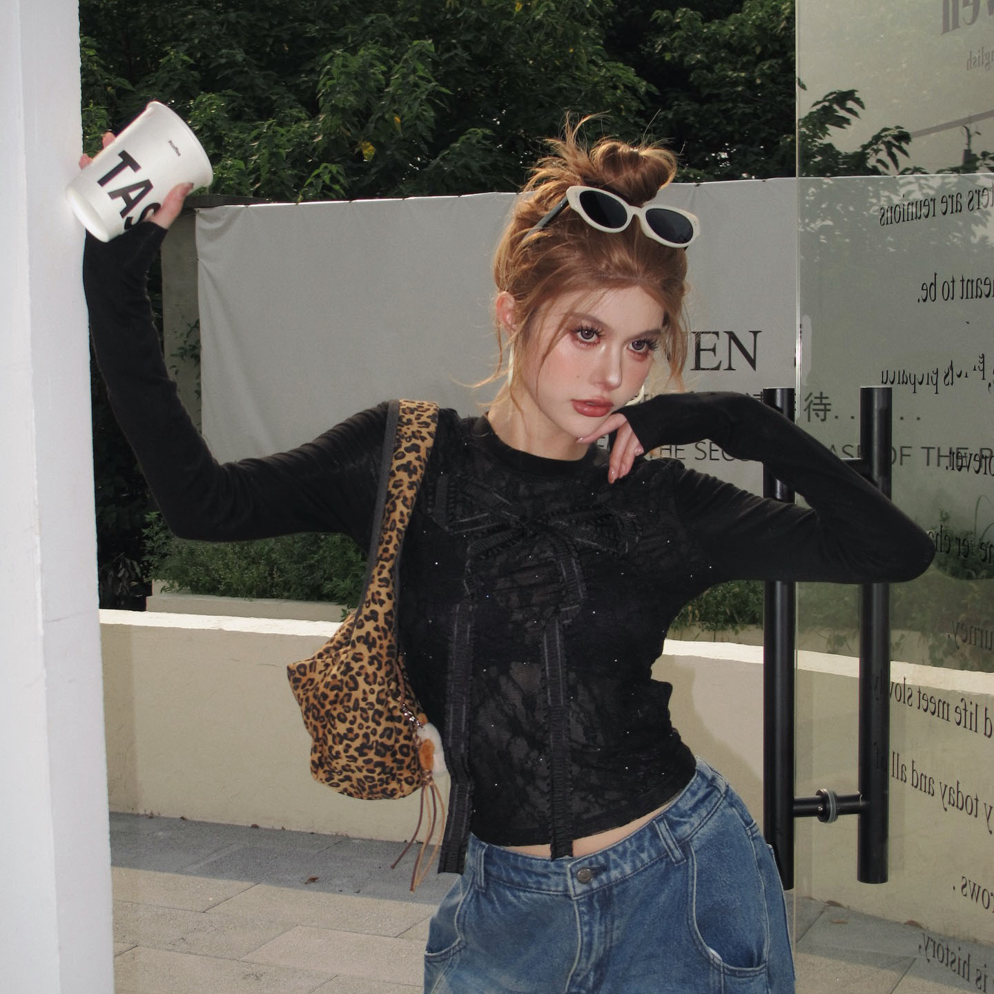 skipsmile秋冬新款时髦小众甜酷立体蕾丝蝴蝶结烫钻黑色T恤上衣女