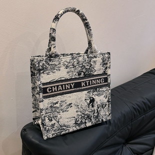 红色婚包女2026新款新娘包高级感单肩帆布包大容量通勤手提托特包