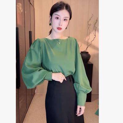 刘欣服饰 新款四季款设计感长袖打底T恤减龄显瘦轻奢气质上衣3128
