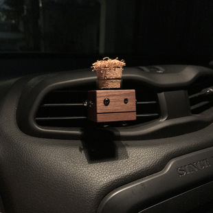 汽车装饰车载空瓶车用原木香水创意礼物木质香薰出风口香水