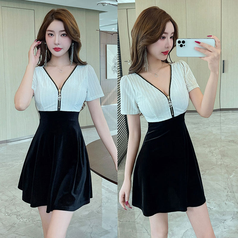 夜总店新款足浴技师纯欲风工装潮