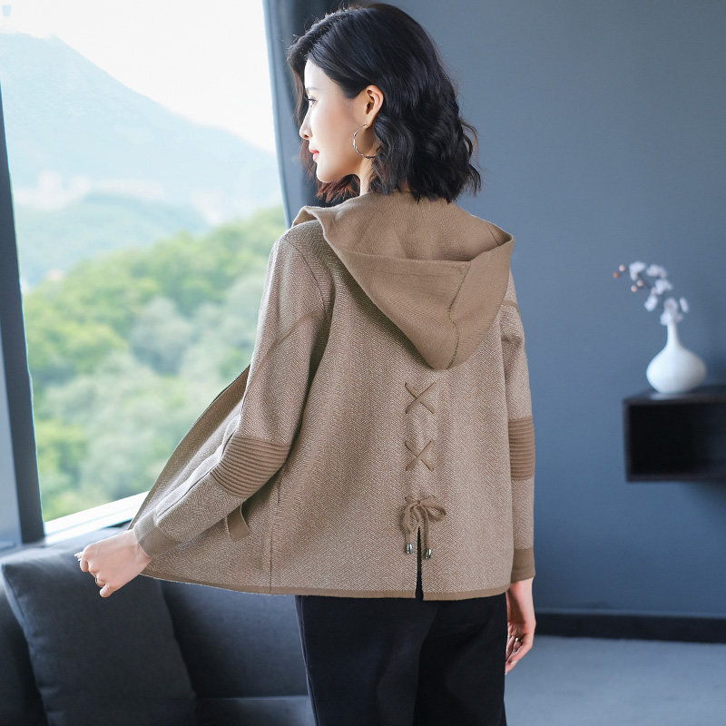 女士短外套春秋装2020年新款韩版宽松秋冬季小香风二八月开衫外搭