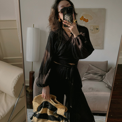 断码 优雅松弛 法式浪漫复古棉感肌理镂空蕾丝系带上衣+花边长裤