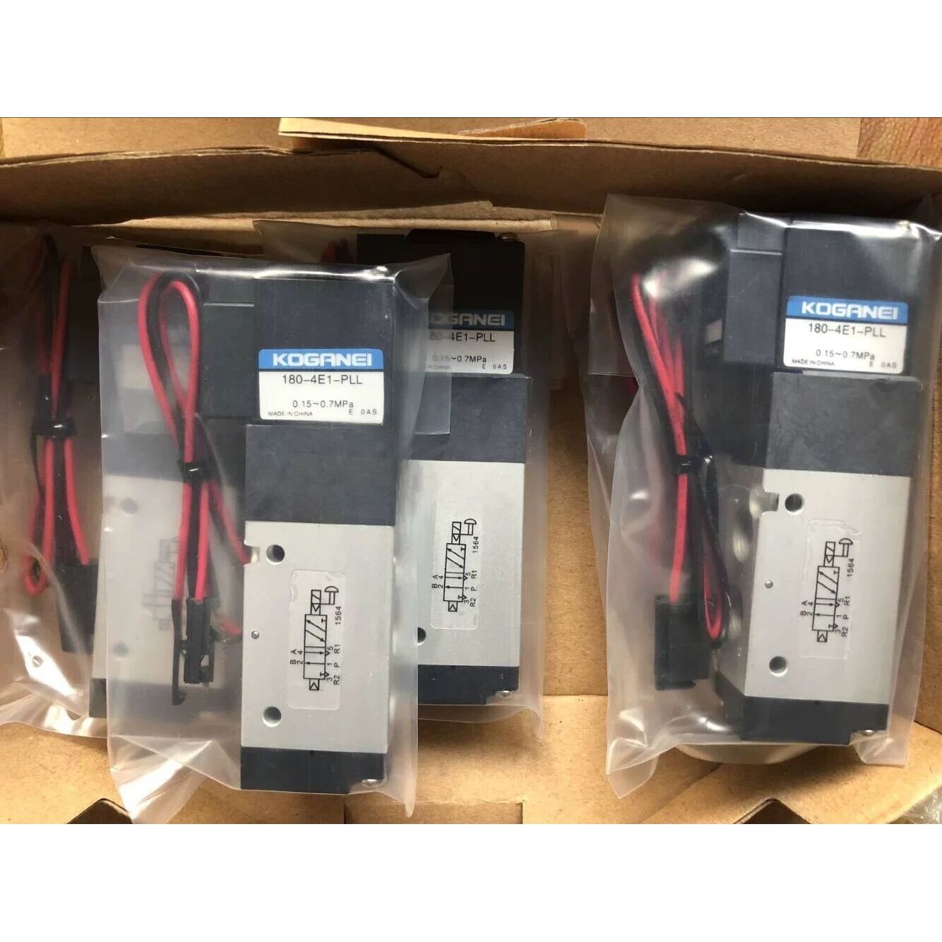 小金井KOGANEI电磁阀180-4E1/4E2-83-PLL/PSL DC24V 12V AC220V