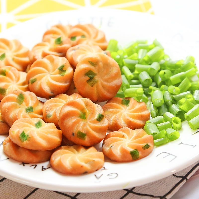 萌潮人香葱芝麻小饼干曲奇早餐休闲零食大礼包整箱401g装