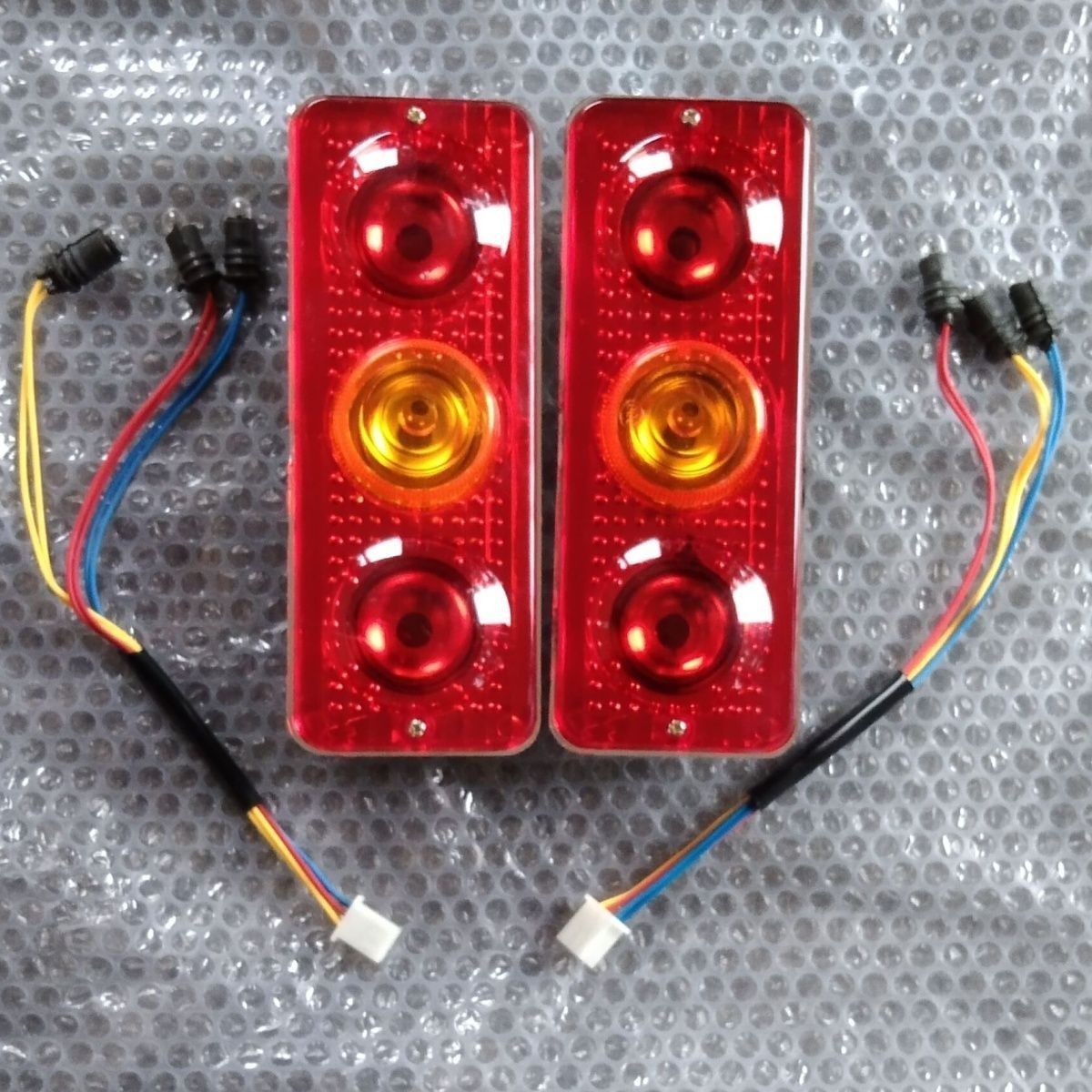 电动三轮车后尾灯总成插泡后转向灯12V48V60V70V行车灯通用刹车灯