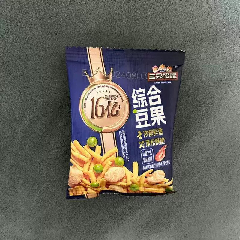 三祇松鼠_虾条豆果碳烤鸡汁味蚕豆豌豆青豆炒货办公室果仁零