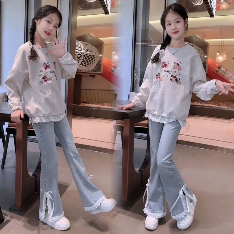 女童春款套装2025新款洋气中大童蕾丝卡通卫衣牛仔喇叭裤两件套潮图片
