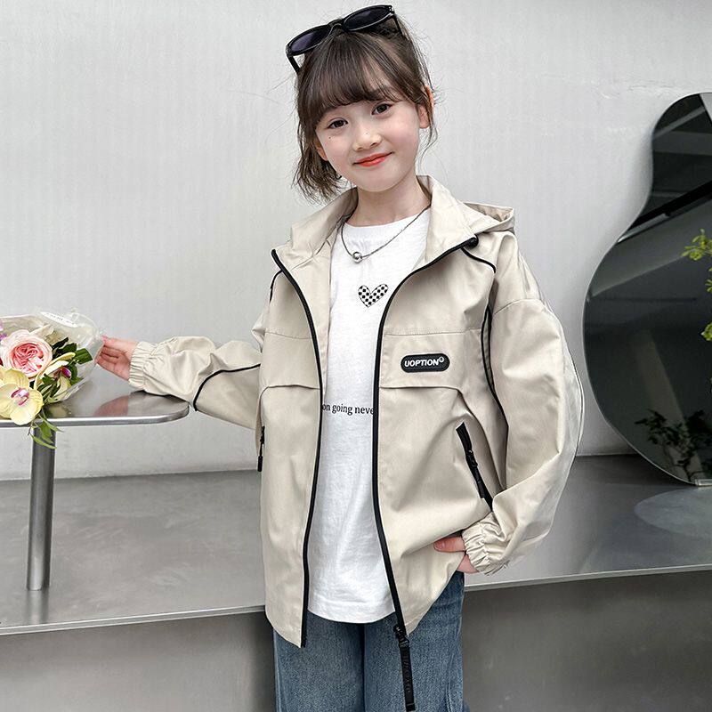 女童冲锋衣外套春装2026新款洋气儿童春秋款小女孩运动连帽上衣潮