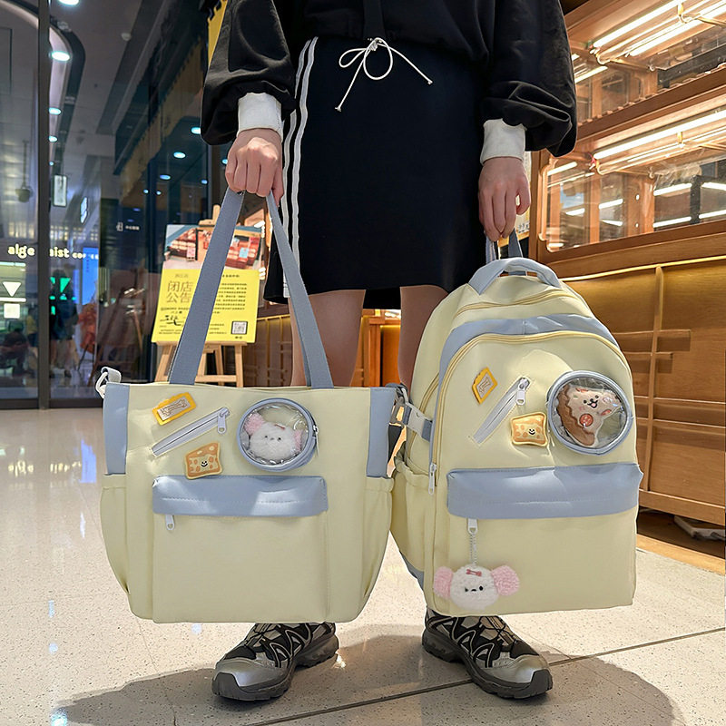 书包初中女生小学生2025新款双肩包女旅游轻便高颜值高中学生背包