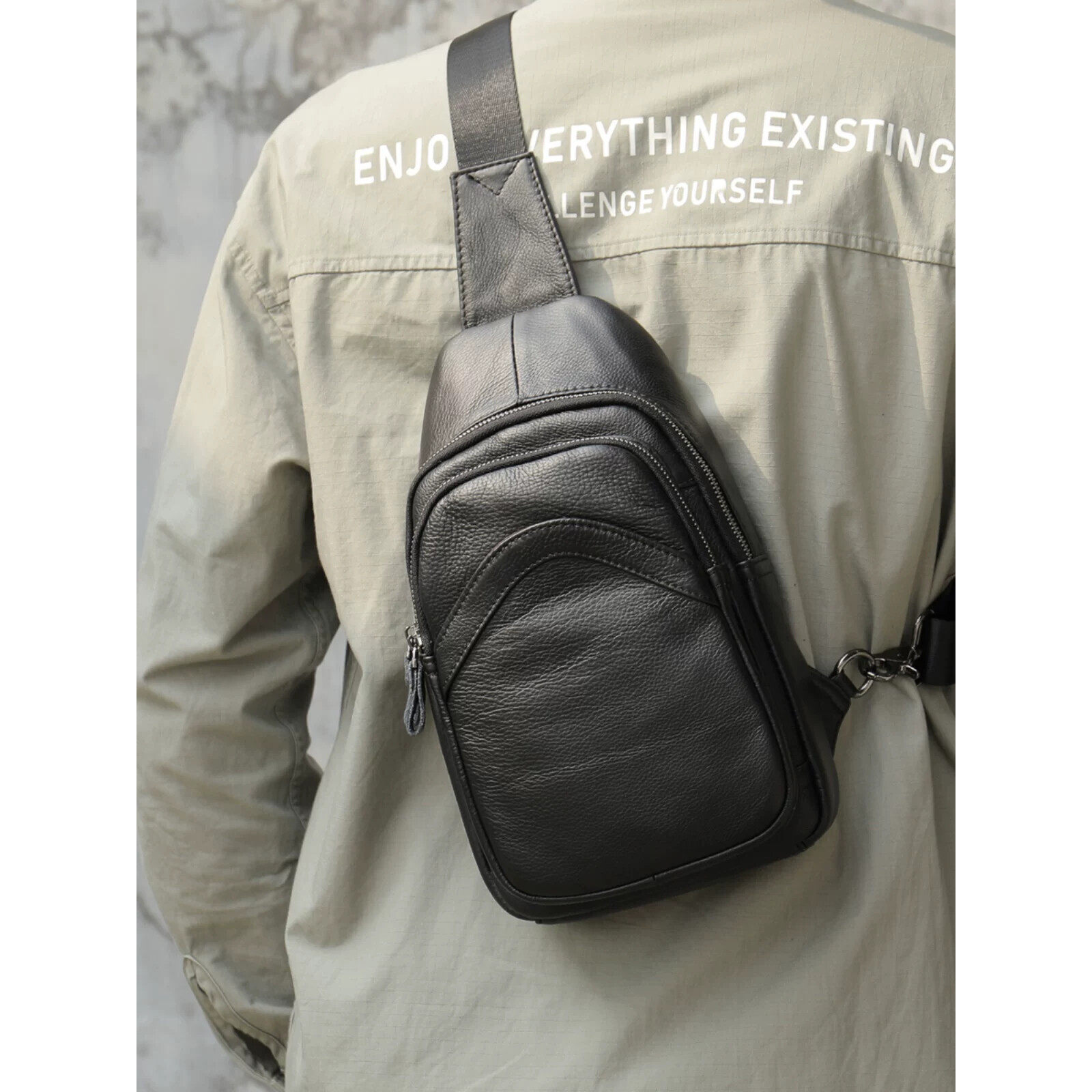 斜挎包男款真皮胸包户外休闲百搭背包时尚潮牛皮大容量胸前单肩包