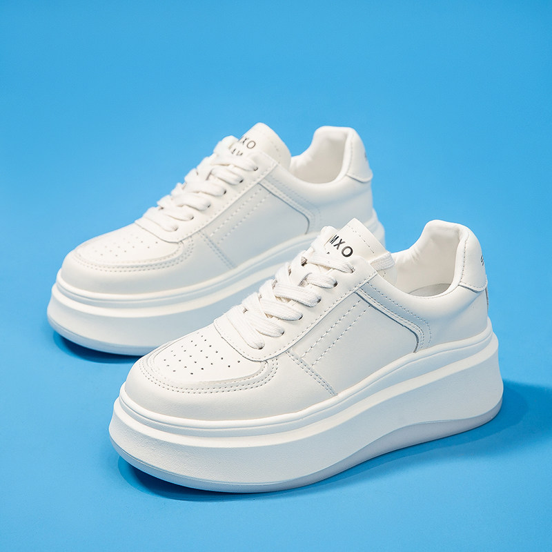 小白鞋女2026新款春款厚底百搭松糕爆款休闲内增高板鞋运动鞋女鞋