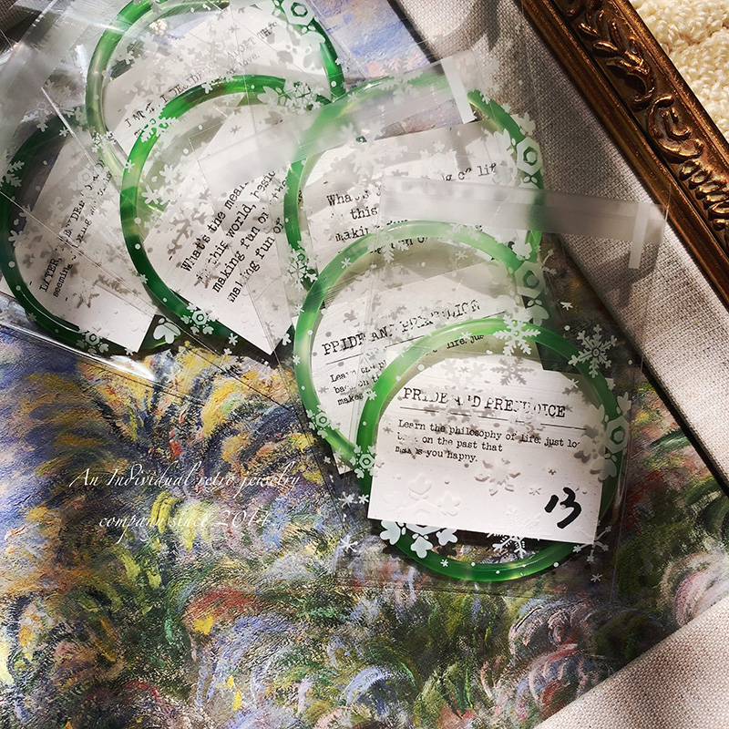 Emerald Paradise｜绿野仙踪 孤品珍藏!晨露翠绿纹路玉髓宝石手镯
