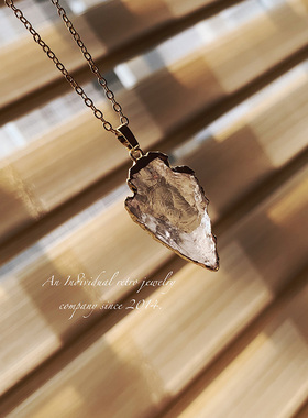 白水晶手工镶嵌鎏金幸运箭头项链