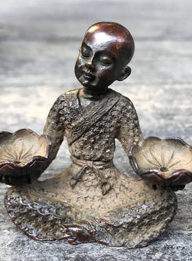 仿古铜实心手托莲花小和尚摆件佛灯仙童子烛台倒流香手把玩件