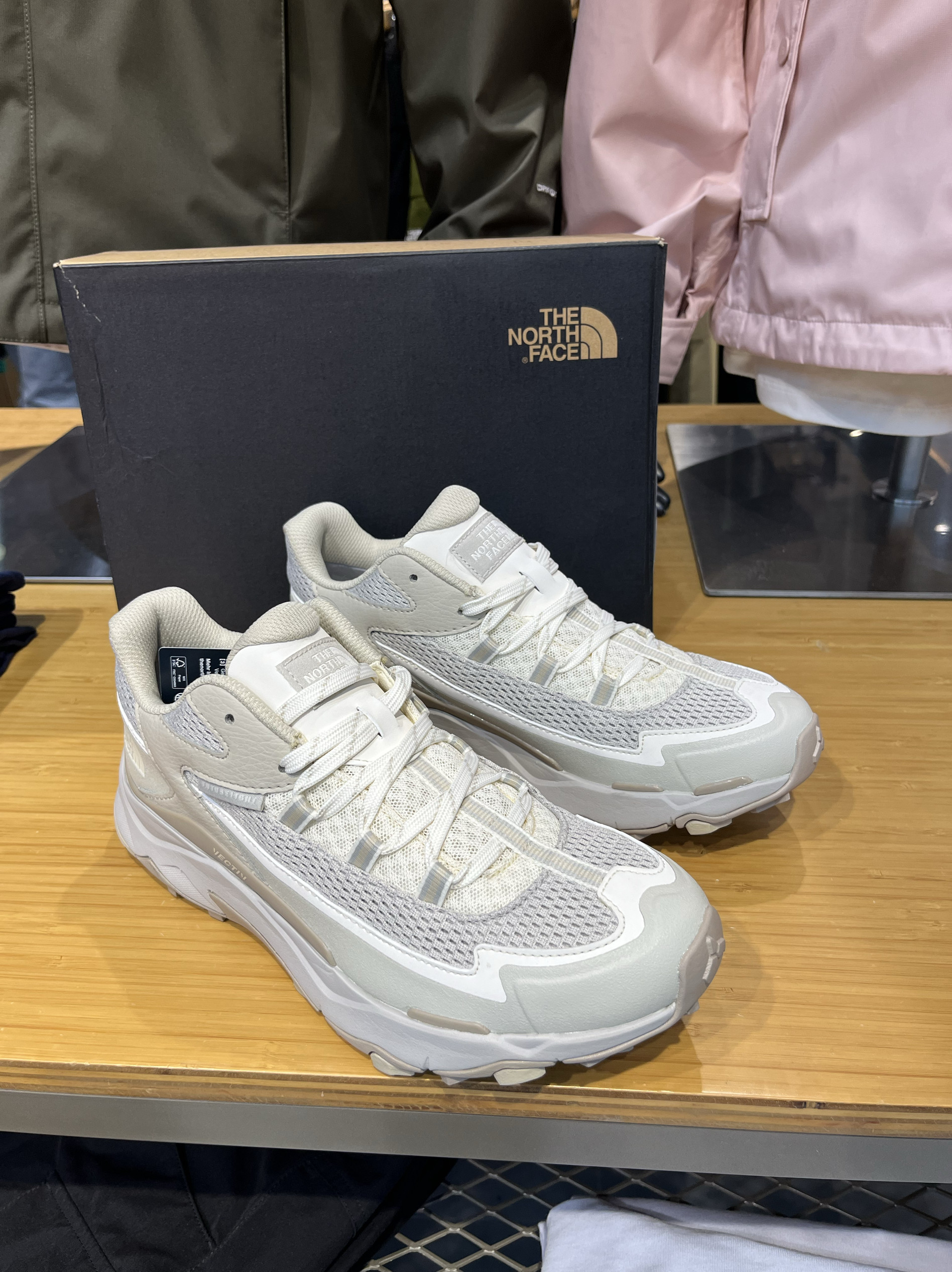 TheNorthFace/北面男秋冬户外防水防滑耐磨透气登山鞋5LWT-UIB