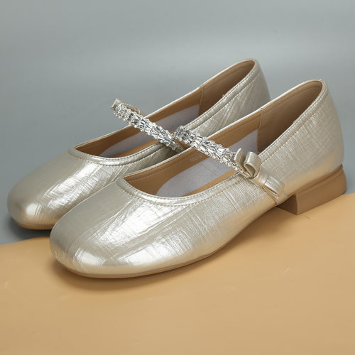 2026春夏新款大码女鞋41到43时尚软底软面玛丽珍鞋浅口大号单鞋女