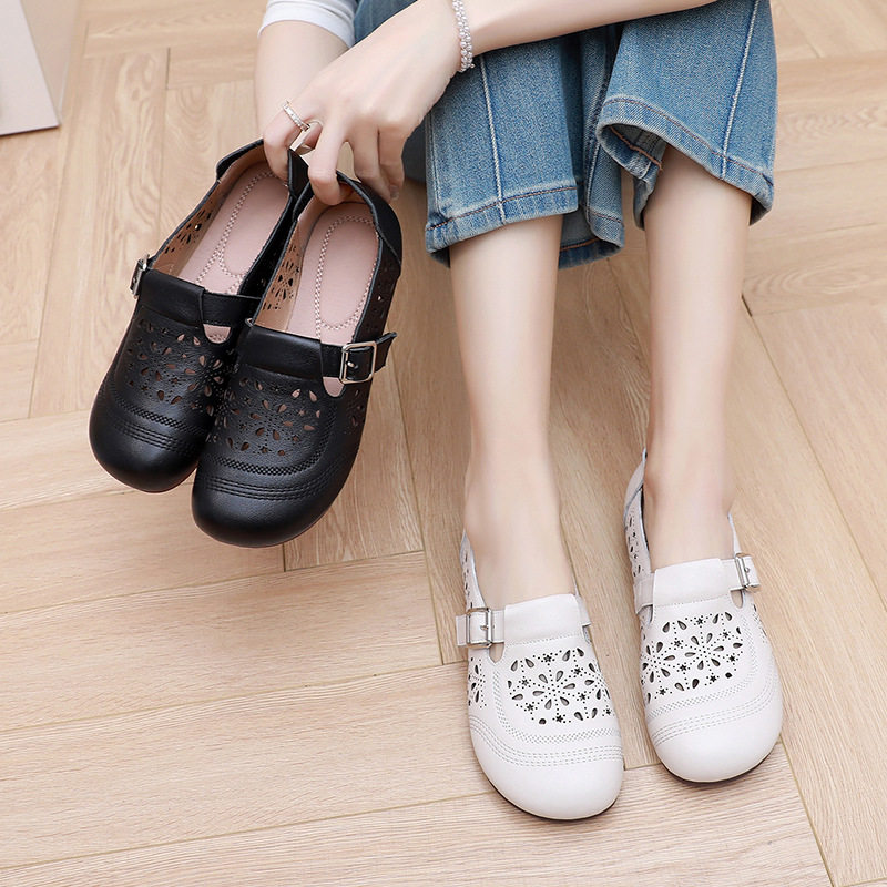 宽胖脚大码41到43女鞋2026新款春夏平跟透气单鞋镂空洞洞妈妈凉鞋