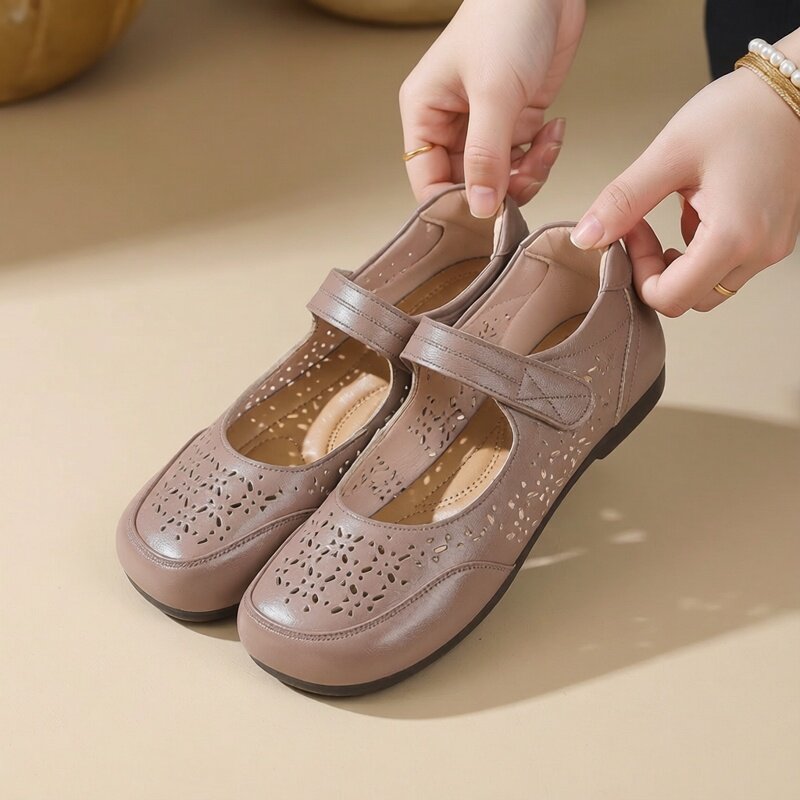 真皮大码41到43宽脚女鞋软底凉鞋2026夏镂空透气洞洞包头妈妈鞋42
