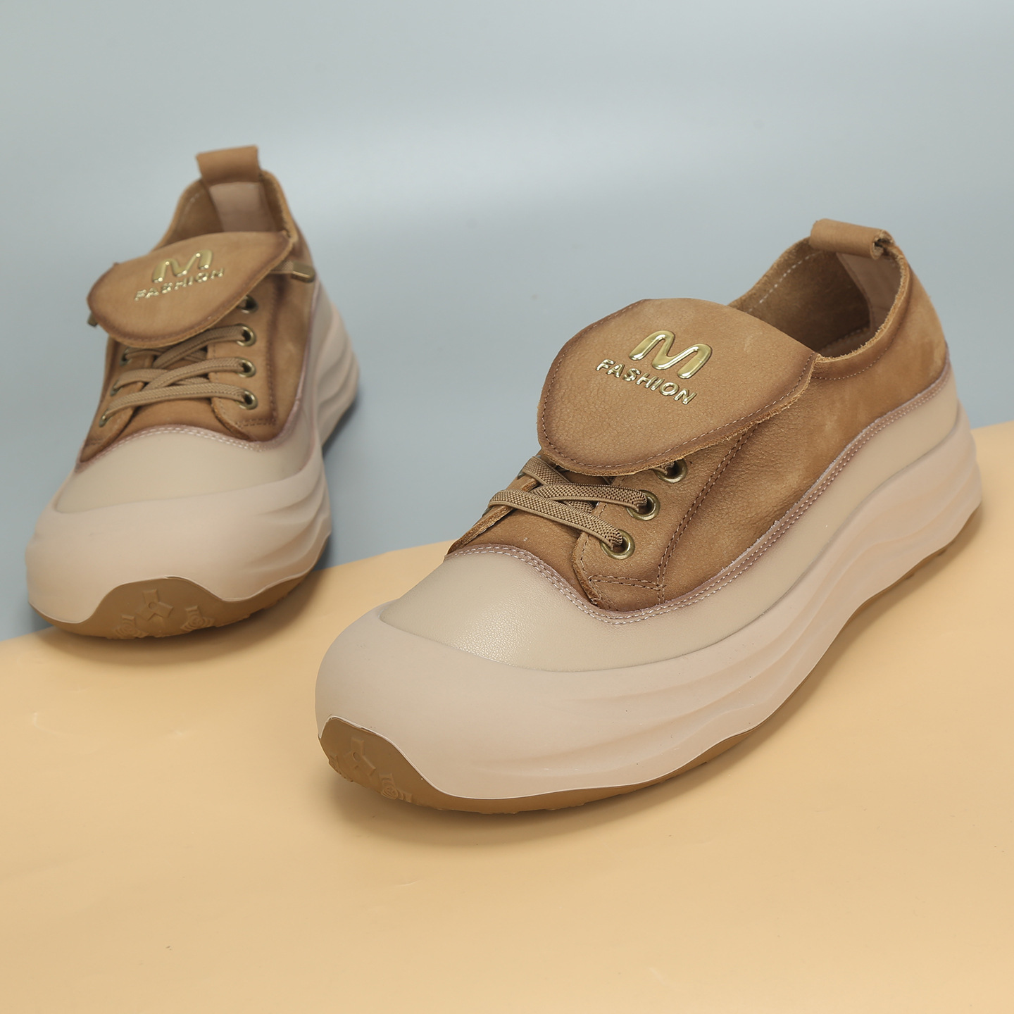 宽胖脚大码女鞋41到43秋季新款真皮软底软面运动休闲单鞋时尚宽头