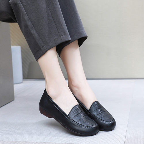 大码41到43女鞋真皮小皮鞋2026春秋休闲工作豆豆鞋软底妈妈鞋单鞋