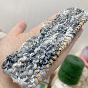 标价500g的价格 闪光金丝灰白系段染冰岛粗细不均 柔软围巾毛衣线