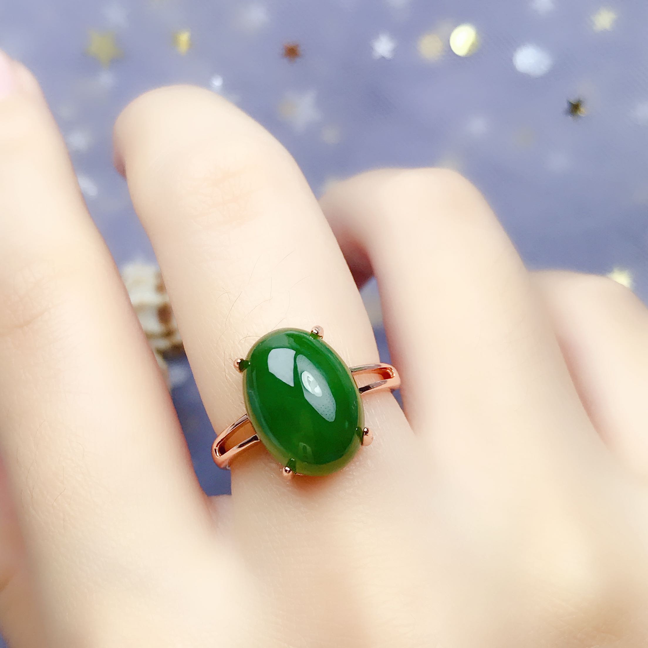 天然和田碧玉戒指女戒子925纯银电镀18k金镶嵌绿色椭圆蛋面食指戒
