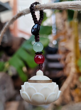 创意设计莲花香囊可打开镂空香囊随身男女款钥匙扣背包挂件饰品