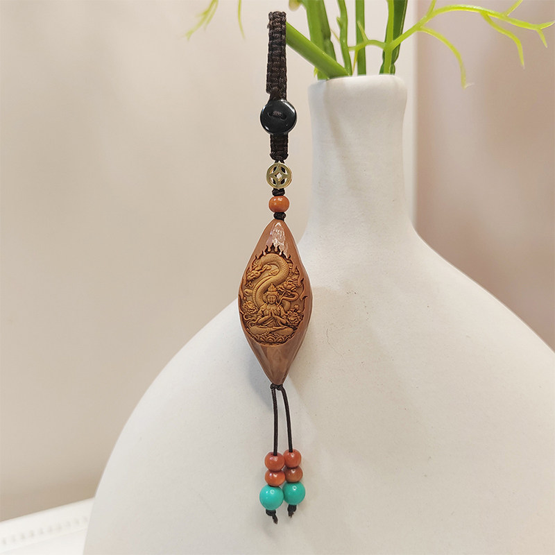 创意橄榄核雕刻生肖蛇吊坠挂件十二生肖守护神国风男女钥匙扣挂绳