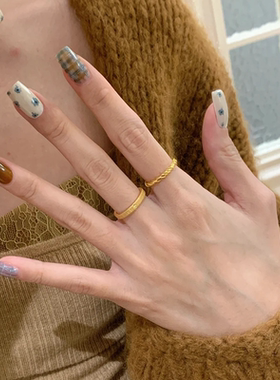 浪漫传说麻花星芒拉丝素圈戒指女