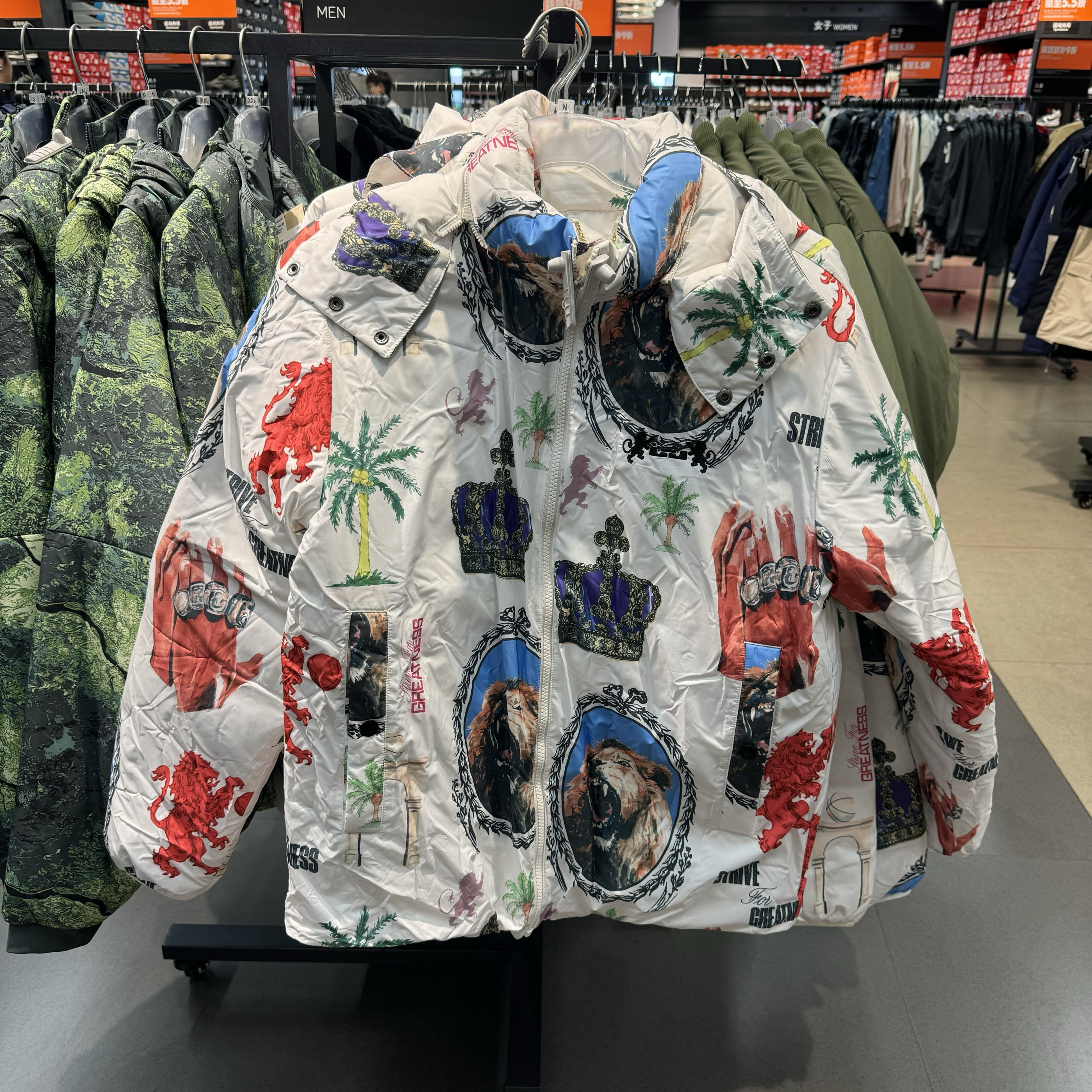 犇犇运动Nike/耐克男子詹姆斯印花连帽保暖羽绒服外套 FB6975-030
