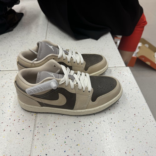 犇犇运动Nike/ AIR JORDAN 1 LOW 女子休闲板鞋IB7011-001