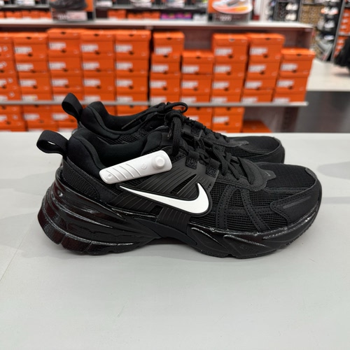 犇犇运动Nike/ V2K Run 女士跑步耐磨时尚老爹鞋HQ1582-001