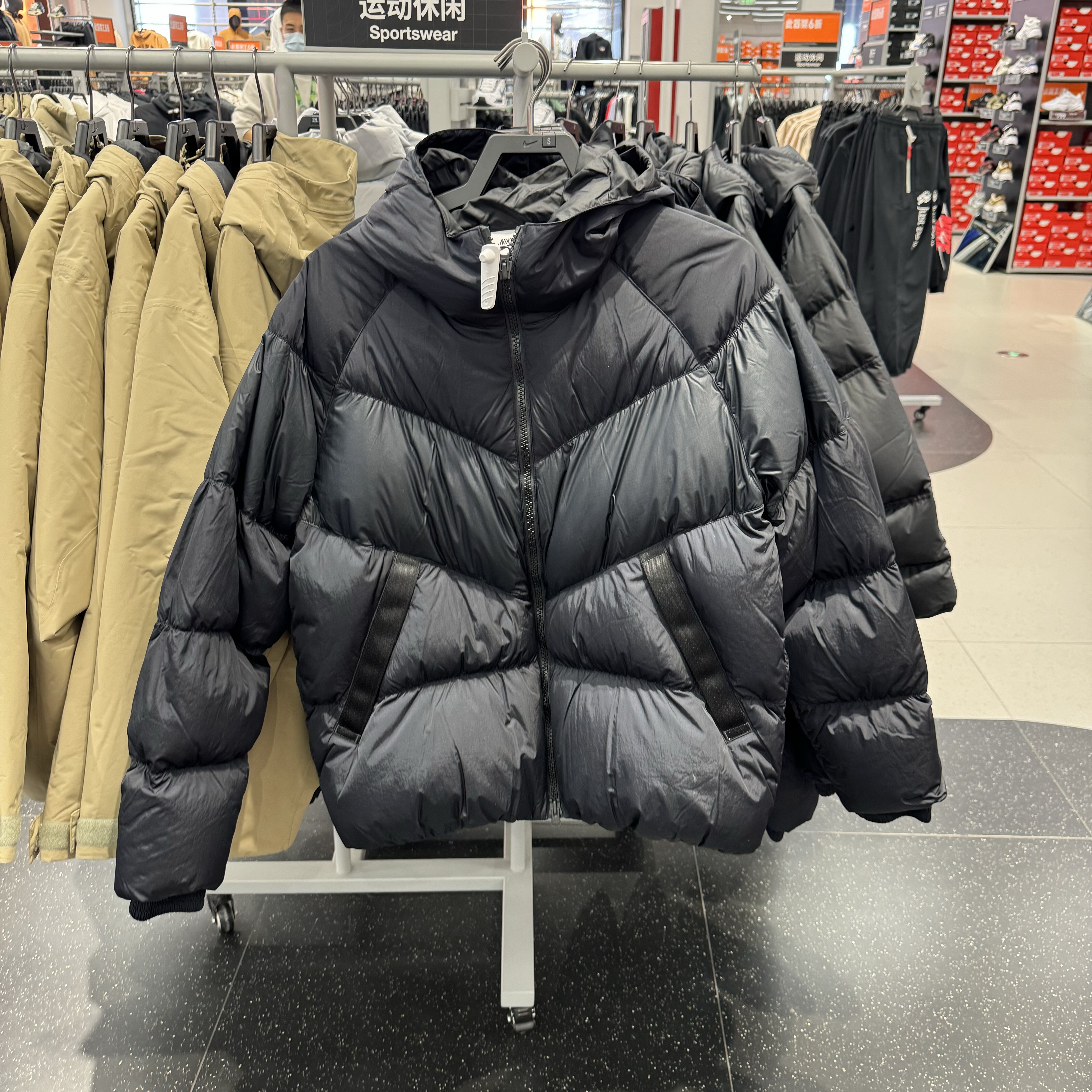 犇犇运动Nike/ 男子连帽短款休闲夹克保暖羽绒服IB2961-319-010