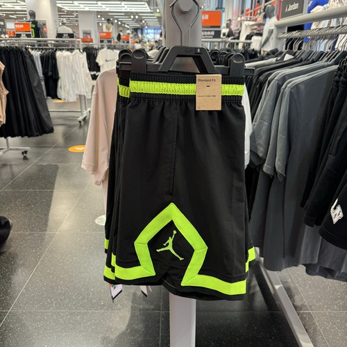 犇犇运动Nike/Jordan Brand 快干透气条纹梭织休闲短裤FQ2990-014