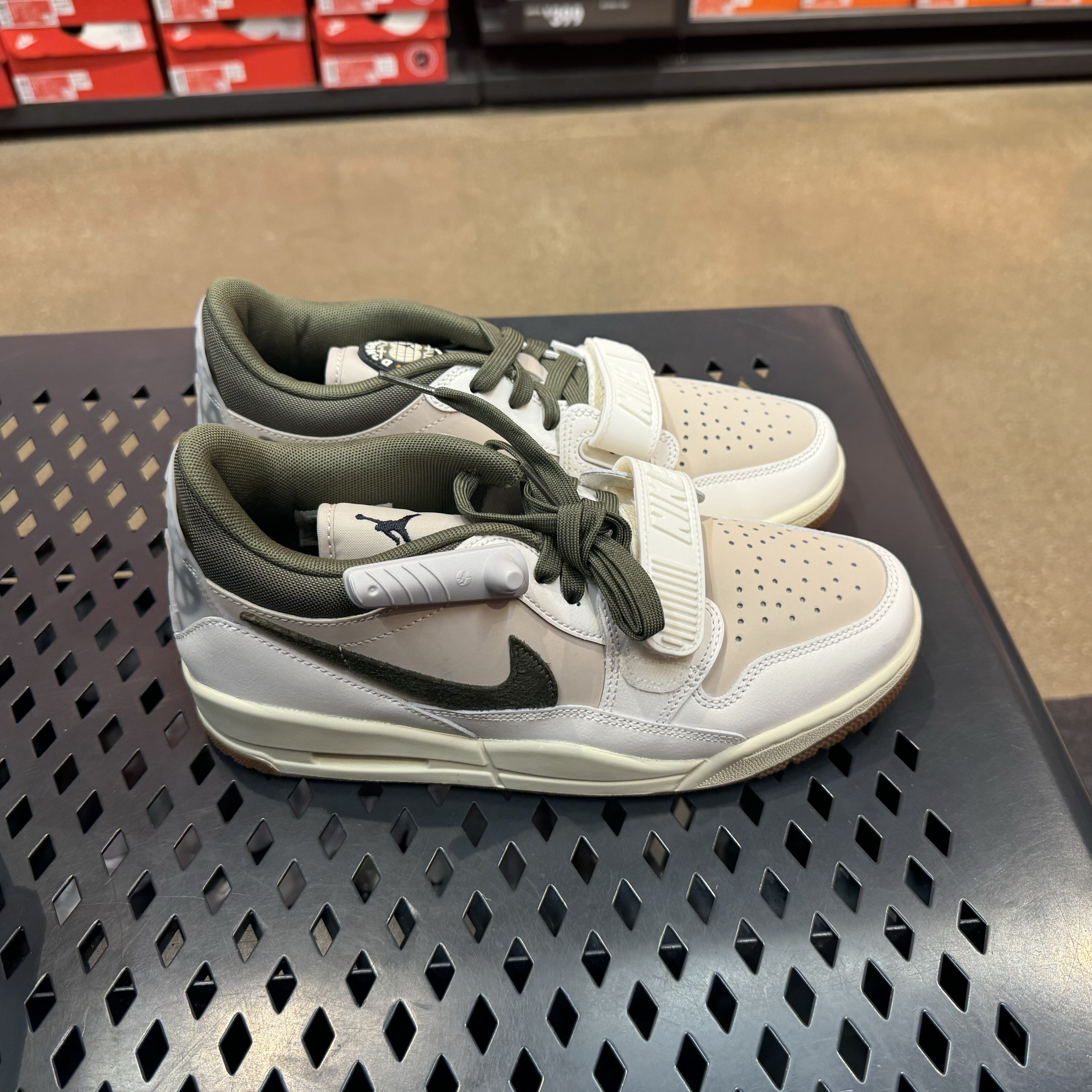 犇犇运动Nike/Jordan Legacy 312 男子低帮篮球鞋 IB8856 IB4712