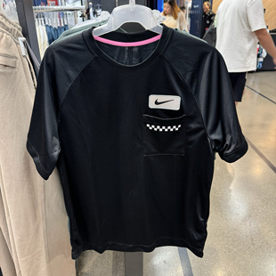 犇犇运动Nike/男子休闲运动胸前小口袋圆领短袖T恤 DX8635-010