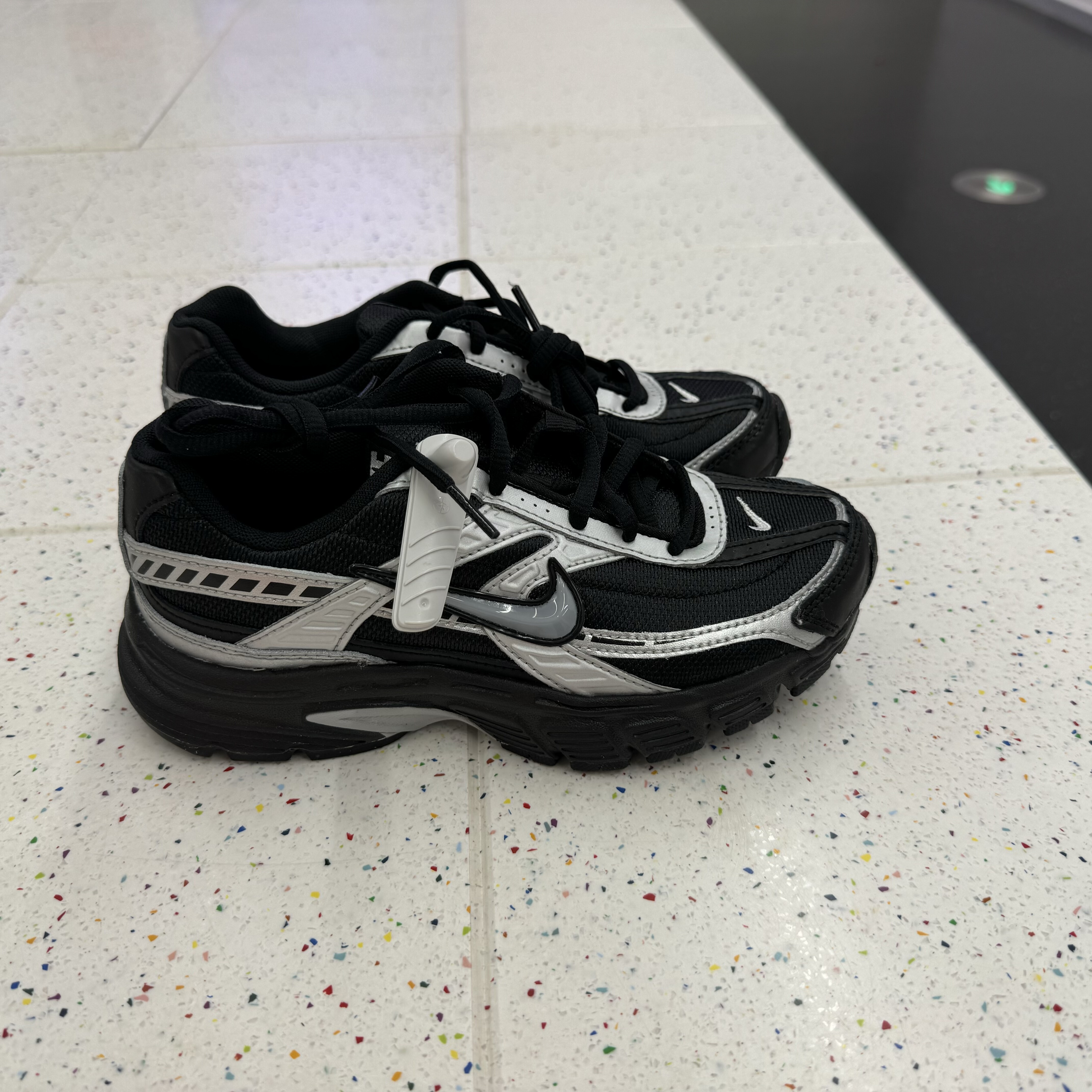 犇犇运动Nike/INITIATOR女子舒适耐磨休闲鞋IO7597-IB4339-394053
