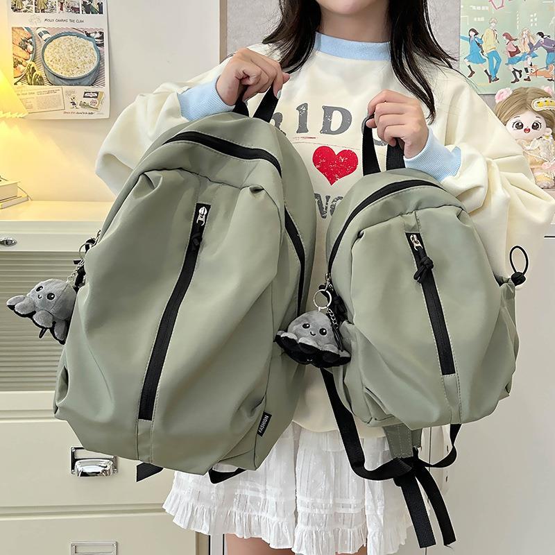 小型轻便简约双肩包女2025新款时尚登山包男休闲旅游户外小号背包