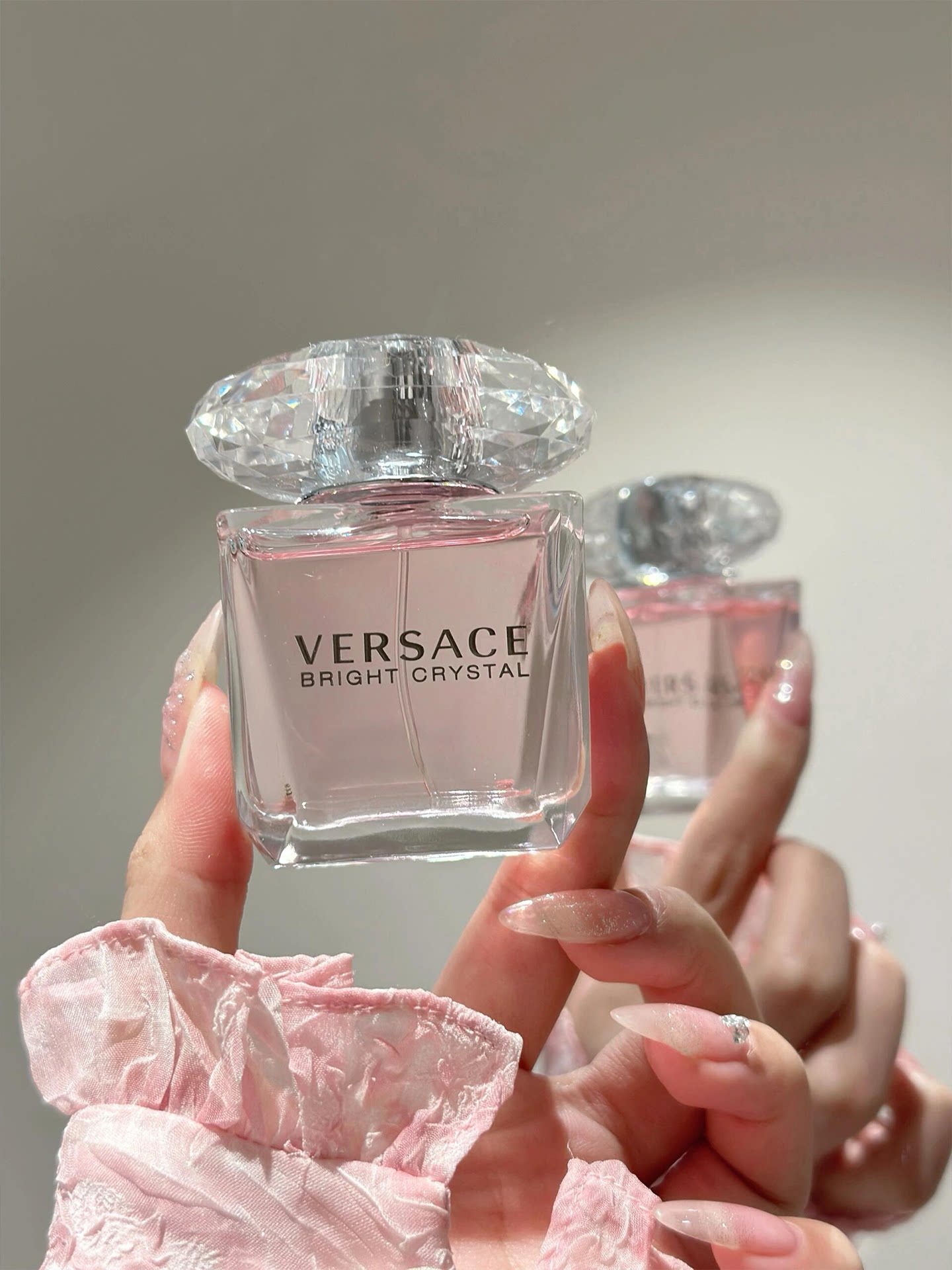 Versace Pink Diamond qadın ətir suyu, çiçək-meyvə ətri
