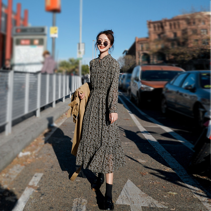 碎花连衣裙女秋装2020新款中长款打底裙冬内搭雪纺长袖长裙子春季