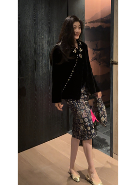 N.COU妮蔻25秋新款时尚大气高级感纯手工钉珠夹棉黑色丝绒外套