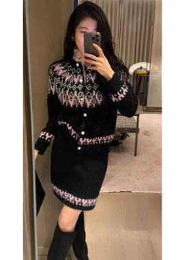 N.COU妮蔻26春新款费尔岛提花时髦百搭气质重工烫钻毛衣半裙套装