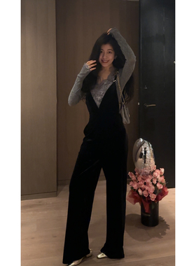 N.COU妮蔻25秋新款洋气减龄大方时尚气质黑色高腰V领丝绒背带裤女