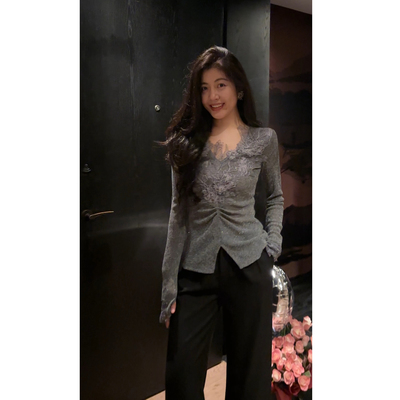 N.COU妮蔻25秋新款别致设计感小众精致洋气亮片刺绣V领修身针织衫