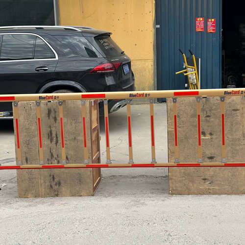 蓝卡栅栏杆金色栅栏杆