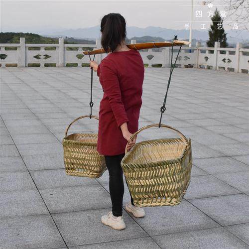 做扁担,扁担挑担_大山谷图库