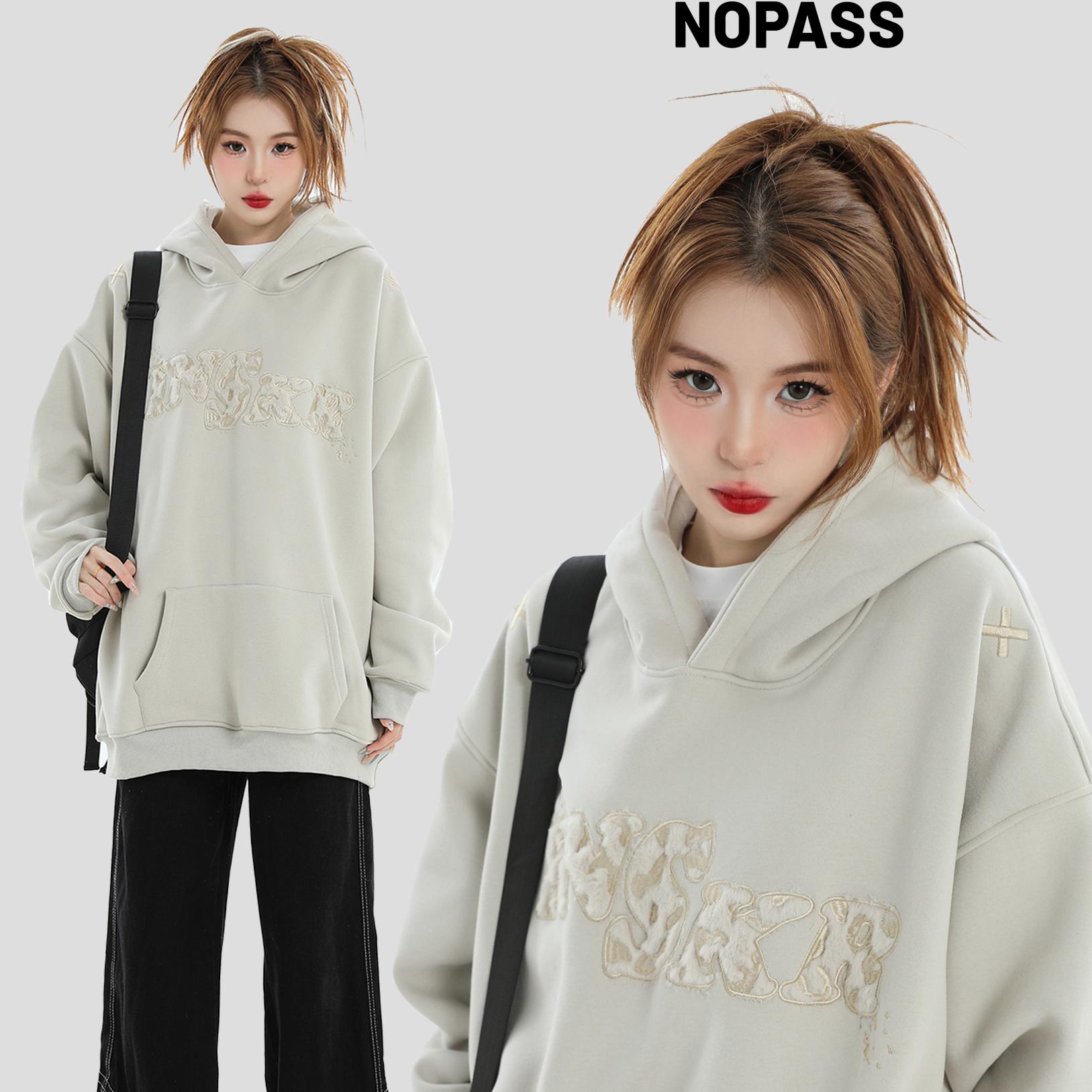 NOPASS毛绒贴布绣字母卫衣