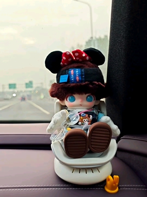 Dimoo迪士尼系列搪胶座椅车载香薰毛绒挂件公仔米妮的气球收纳盒