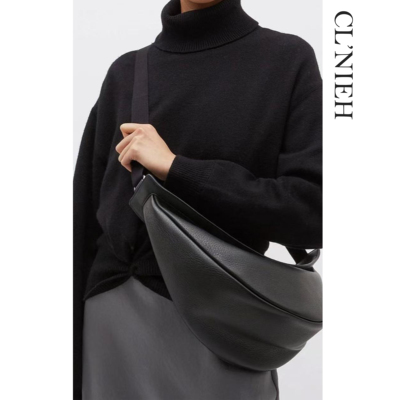 CLNIEH | 经典ROW风SLOUCHY BANANA 进口牛皮革 荔枝纹弧形斜挎包